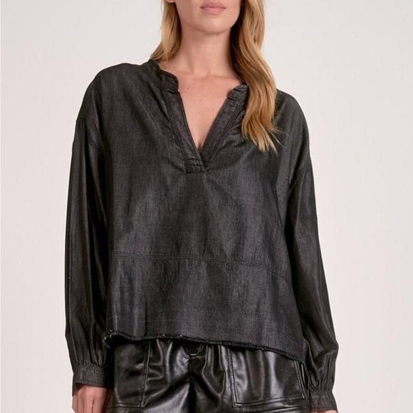 Elan Tops - Elan Women's Black V-Neck Top- Sz SMALL-NWT